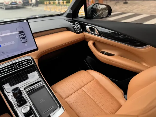 Geely Boyue L — Фото автомобиля 24