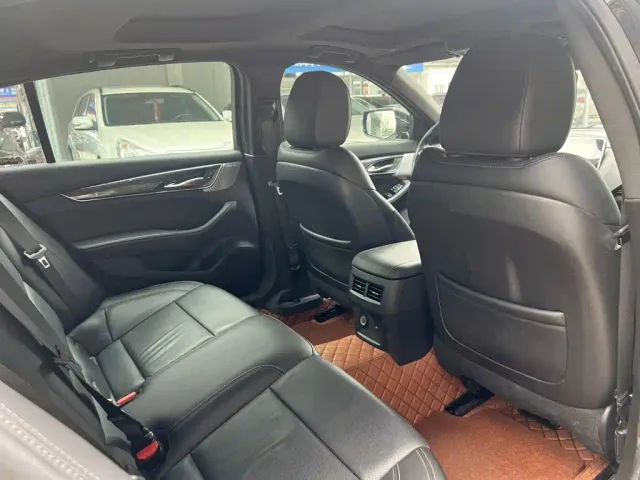 Cadillac CT5 — Фото автомобиля 9