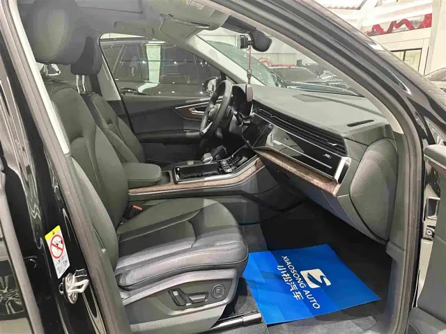 Audi Q7 — Фото автомобиля 18