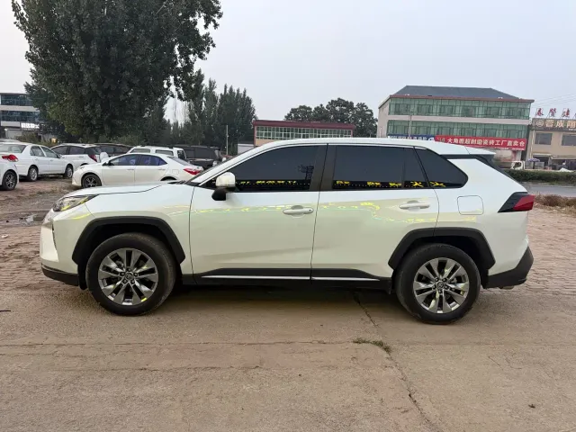 Toyota Wildlander — Фото автомобиля 2