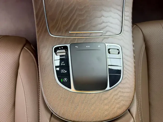 Mercedes-Benz E-Class — Фото автомобиля 3