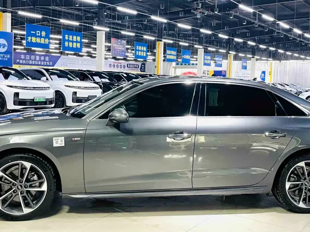 Audi A4L — Фото автомобиля 4