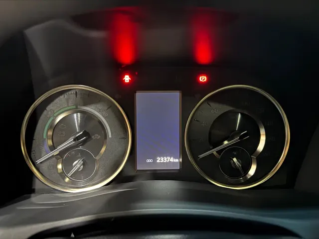 Toyota Alphard — Фото автомобиля 11