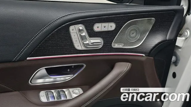 Mercedes-Benz GLE-Class — Фото автомобиля 29