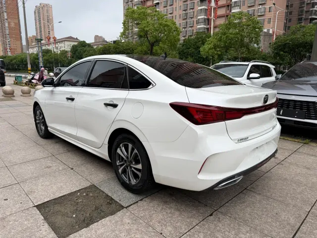 Changan Eado — Фото автомобиля 9