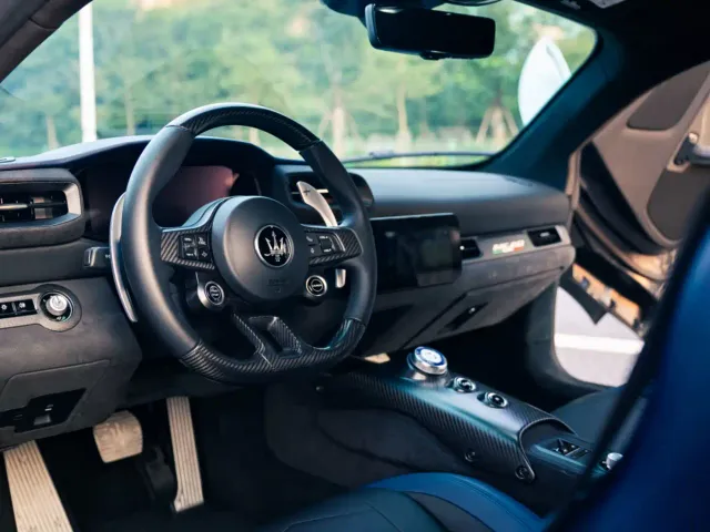 Maserati MC20 — Фото автомобиля 2