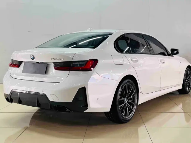 BMW 3 Series — Фото автомобиля 4