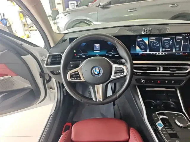 BMW i3 — Фото автомобиля 10