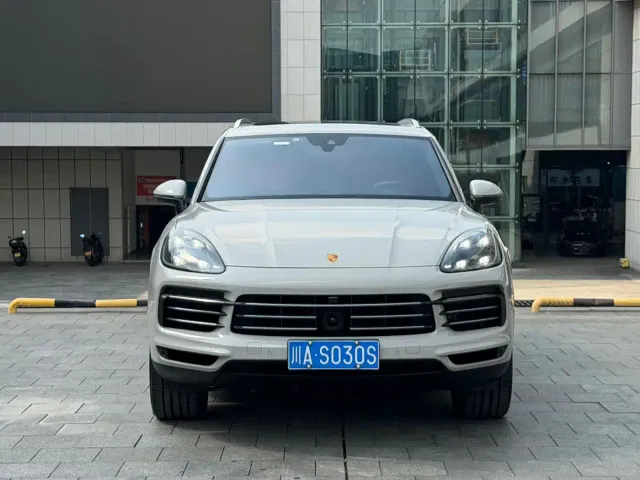 Porsche Cayenne — Фото автомобиля 3