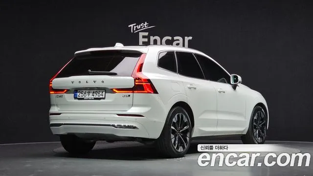 Volvo XC60 Generation 2 — Фото автомобиля 2