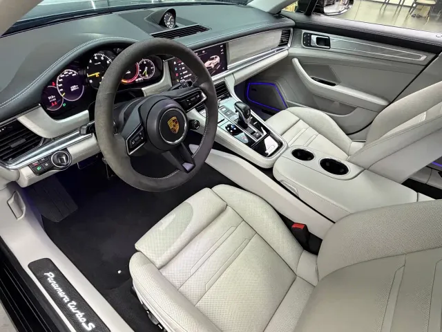 Porsche Panamera — Фото автомобиля 8
