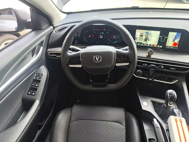 Changan Eado — Фото автомобиля 10