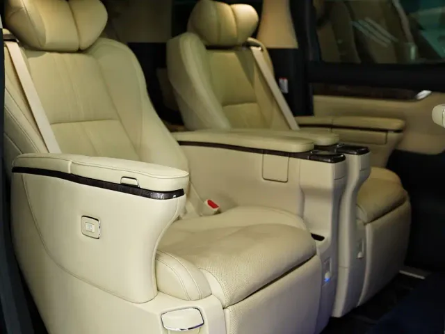 Toyota Vellfire — Фото автомобиля 17