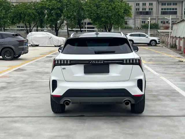 Lynk & Co 06 — Фото автомобиля 5