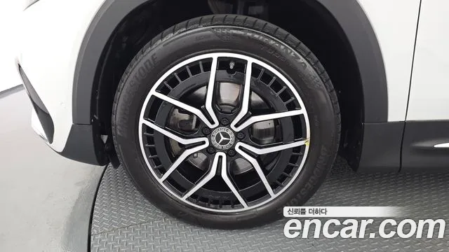 Mercedes-Benz EQB — Фото автомобиля 5