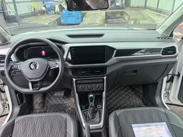 Volkswagen T-Cross — Фото автомобиля 11