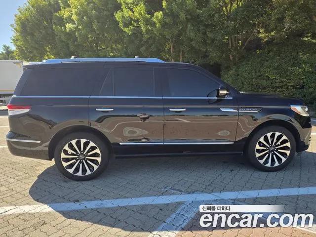 Lincoln Navigator — Фото автомобиля 8