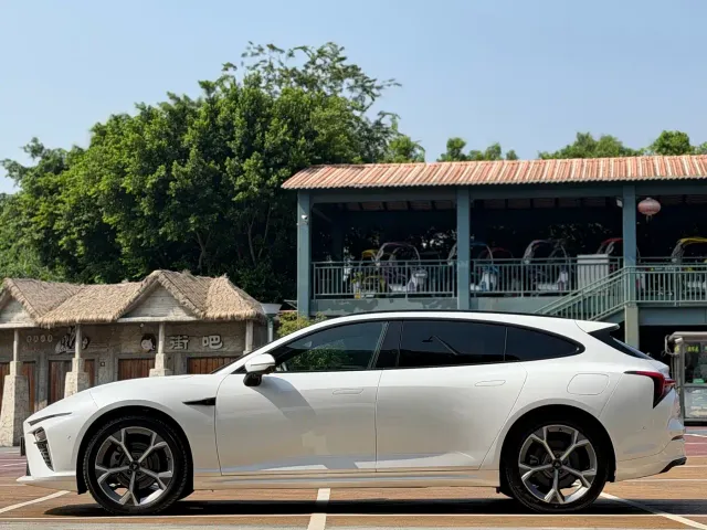 Hozon Nezha S Shooting Brake — Фото автомобиля 3