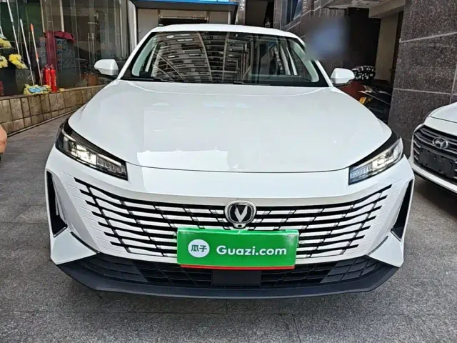 Changan Eado — Фото автомобиля 2