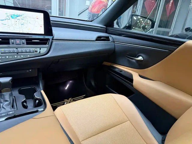 Lexus ES — Фото автомобиля 17