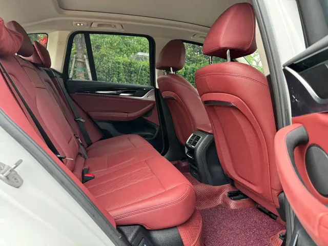 BMW iX3 — Фото автомобиля 11