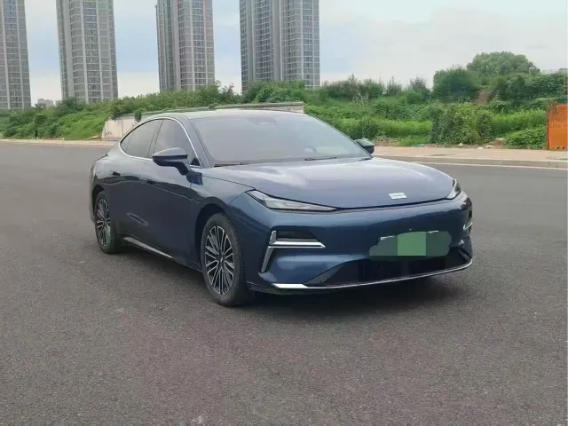 Geely Galaxy Xingyao 8 — Фото автомобиля 3