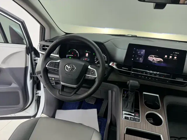 Toyota Granvia — Фото автомобиля 6