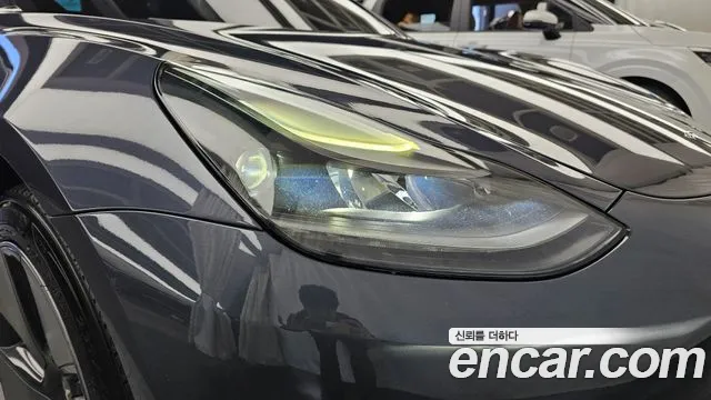 Tesla Model 3 — Фото автомобиля 7
