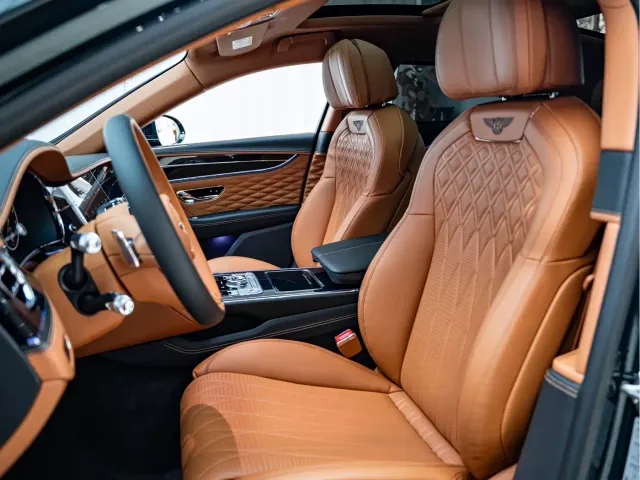 Bentley Flying Spur — Фото автомобиля 14