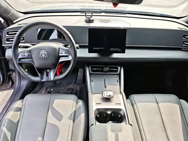 BYD Qin L — Фото автомобиля 9