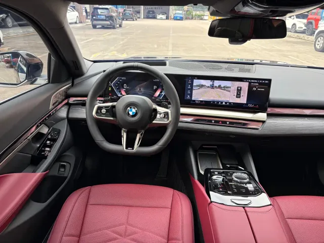 BMW 5 Series — Фото автомобиля 5