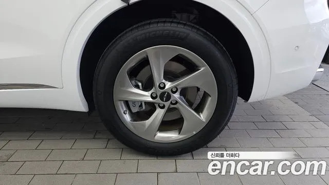Genesis GV70 2.5T Бензин 2WD — Фото автомобиля 19