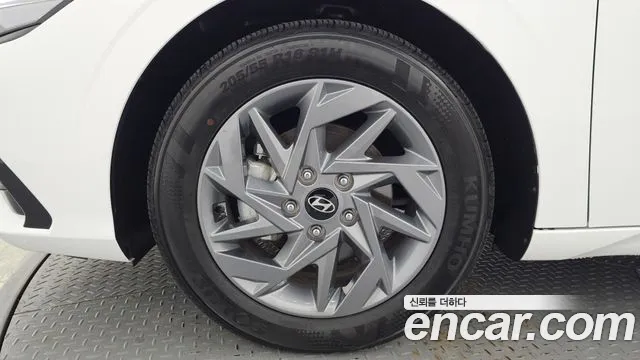 Hyundai Avante CN7 — Фото автомобиля 5