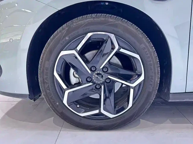 BYD Seal 06 DM-i Touring — Фото автомобиля 3
