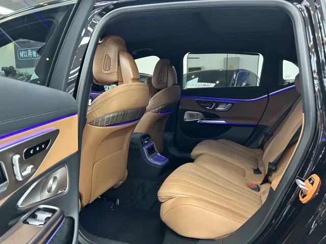 Mercedes-Benz E-Class — Фото автомобиля 10