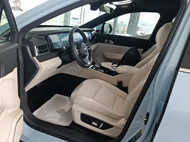 Li Auto ONE — Фото автомобиля 15