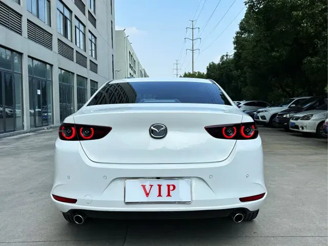 Mazda Axela — Фото автомобиля 14