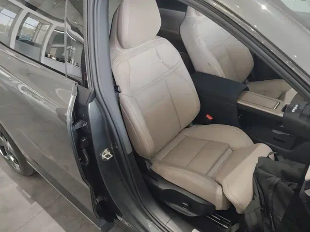 Volvo XC70 Plug-in Hybrid — Фото автомобиля 24