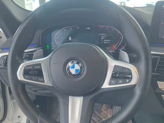 BMW 5 Series — Фото автомобиля 12