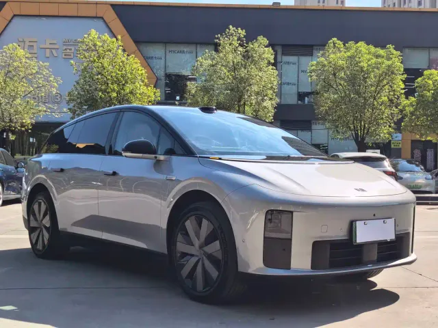 Li Auto i6 — Фото автомобиля 3