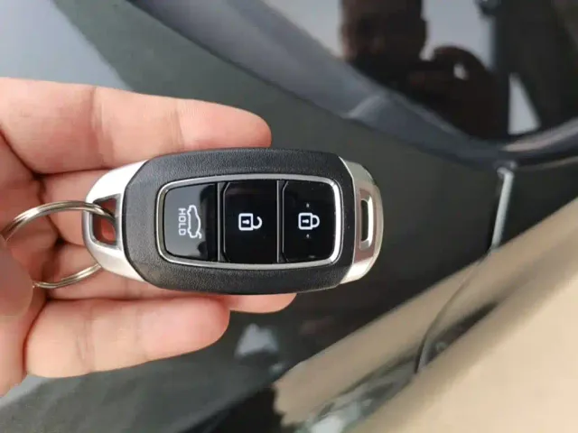Hyundai Elantra — Фото автомобиля 8