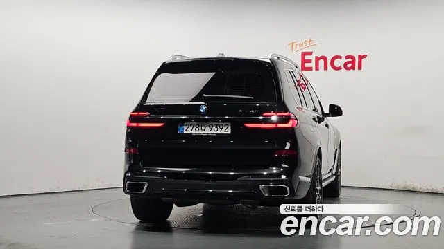 BMW X7 — Фото автомобиля 4