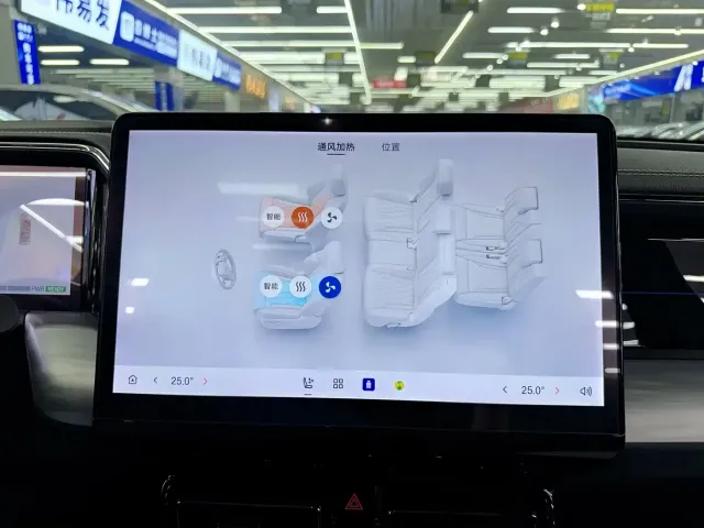 GAC Trumpchi GS8 — Фото автомобиля 26
