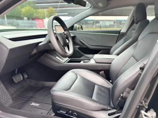 Tesla Model 3 — Фото автомобиля 5