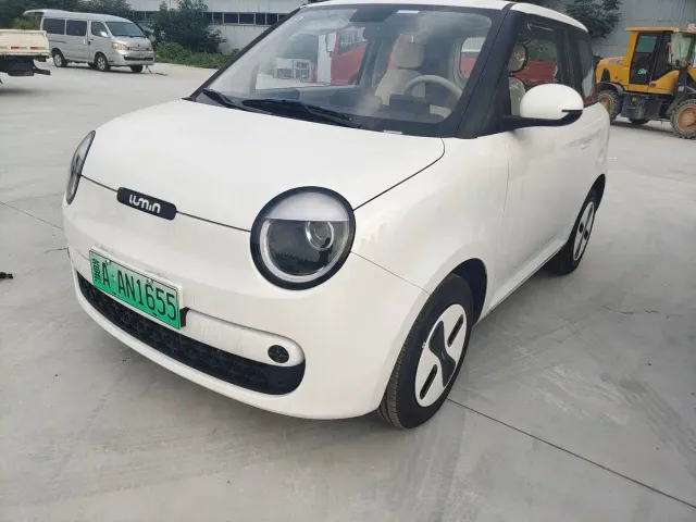 Фотография автомобиля — Changan Lumin