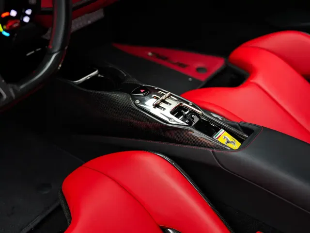 Ferrari SF90 — Фото автомобиля 26