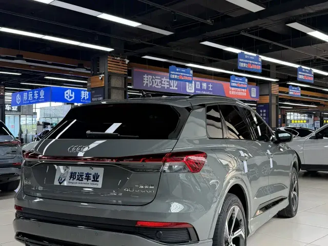 Audi Q4 e-tron — Фото автомобиля 6