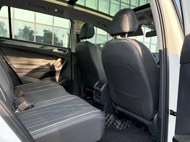 Volkswagen Tiguan L — Фото автомобиля 11