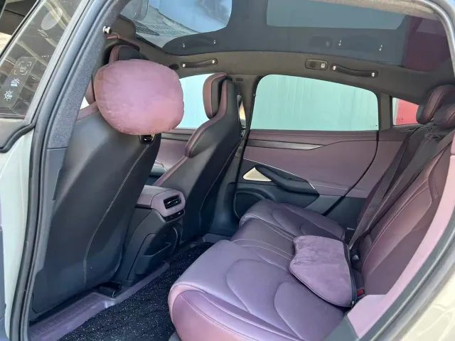 Xiaomi SU7 — Фото автомобиля 10