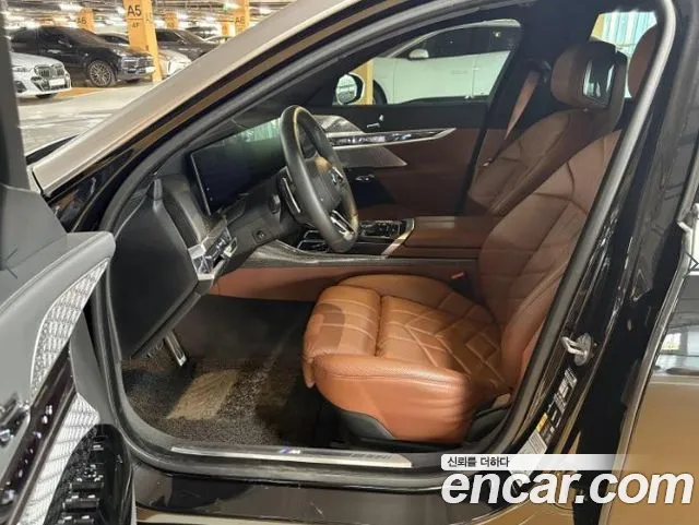 BMW 7 Series G70 — Фото автомобиля 8